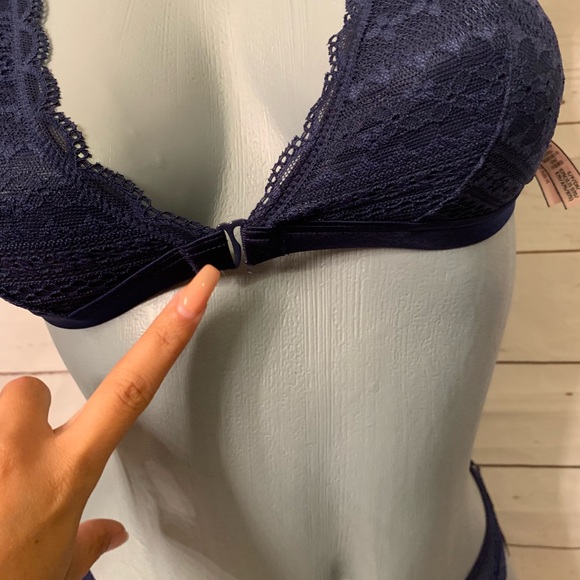 Victoria Secret Set - Picture 3 of 8